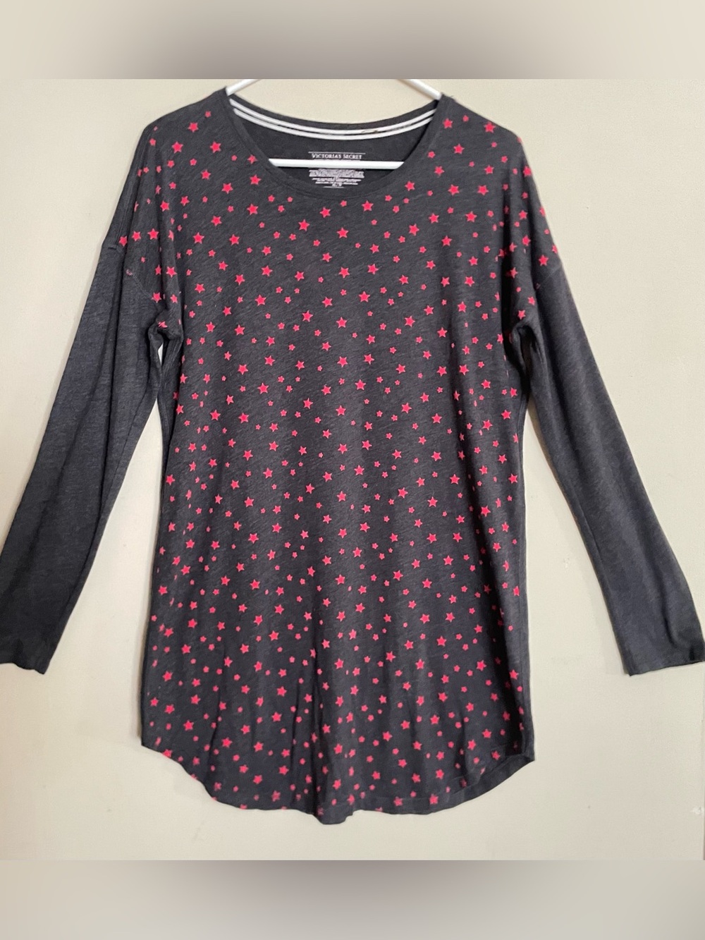Victoria’s Secret Gray and Red Stars Long Sleeve Loungewear Sleep Tunic Shirt